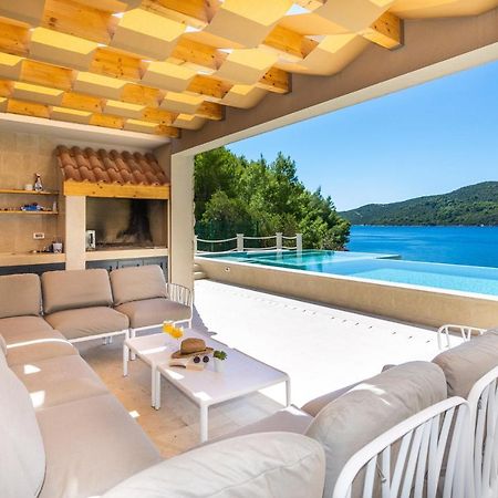 Beachfront Villa Brulupes In Secluded Bay Konstari Ngoại thất bức ảnh