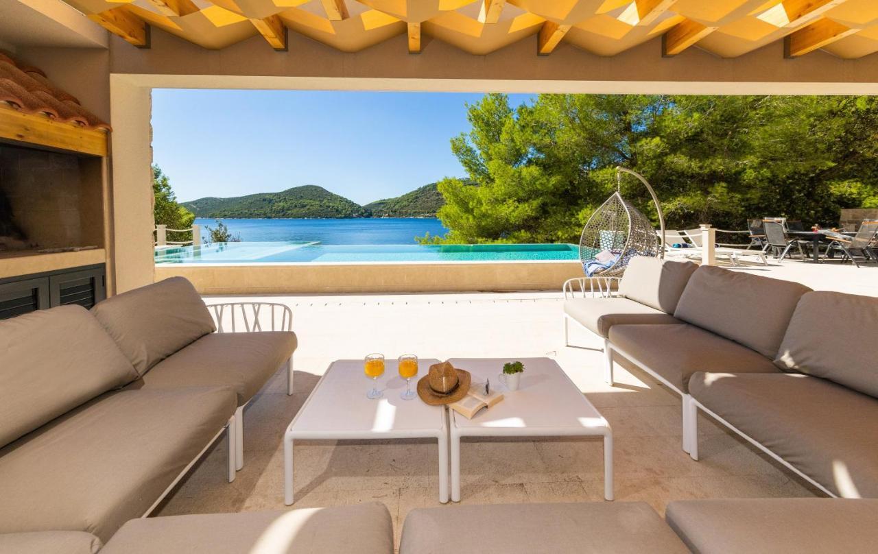 Beachfront Villa Brulupes In Secluded Bay Konstari Ngoại thất bức ảnh