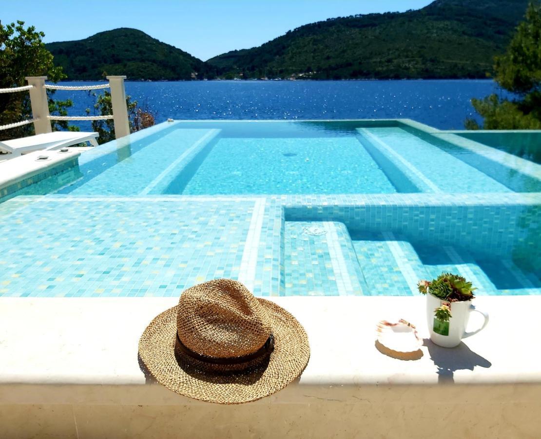 Beachfront Villa Brulupes In Secluded Bay Konstari Ngoại thất bức ảnh