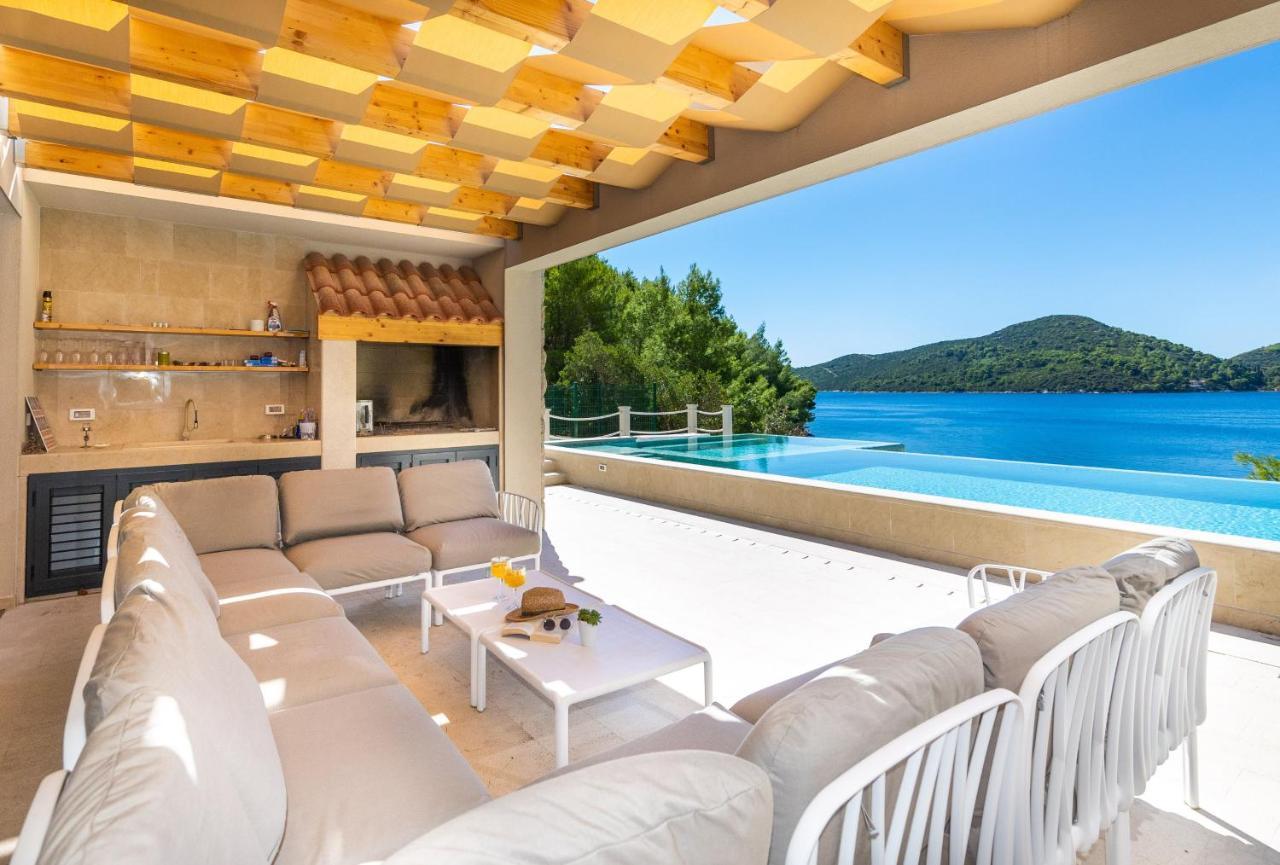 Beachfront Villa Brulupes In Secluded Bay Konstari Ngoại thất bức ảnh
