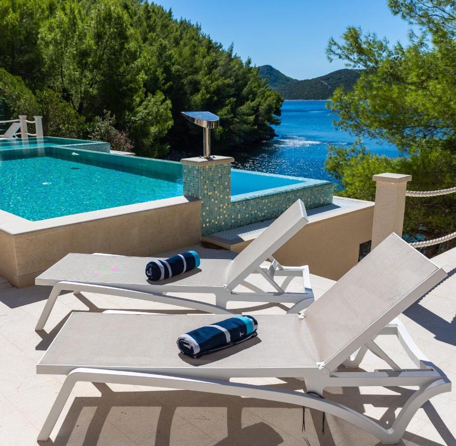 Beachfront Villa Brulupes In Secluded Bay Konstari Ngoại thất bức ảnh