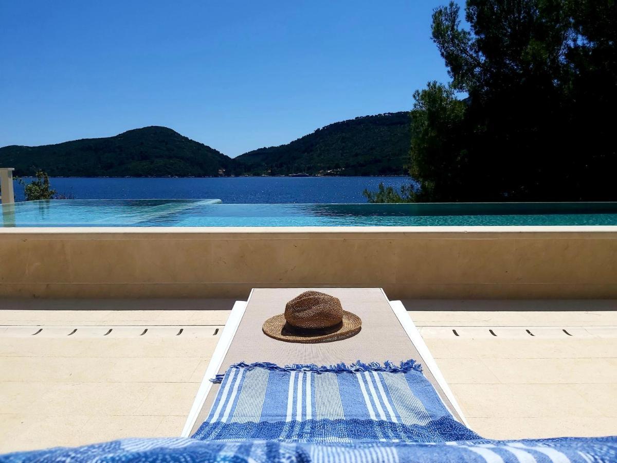 Beachfront Villa Brulupes In Secluded Bay Konstari Ngoại thất bức ảnh