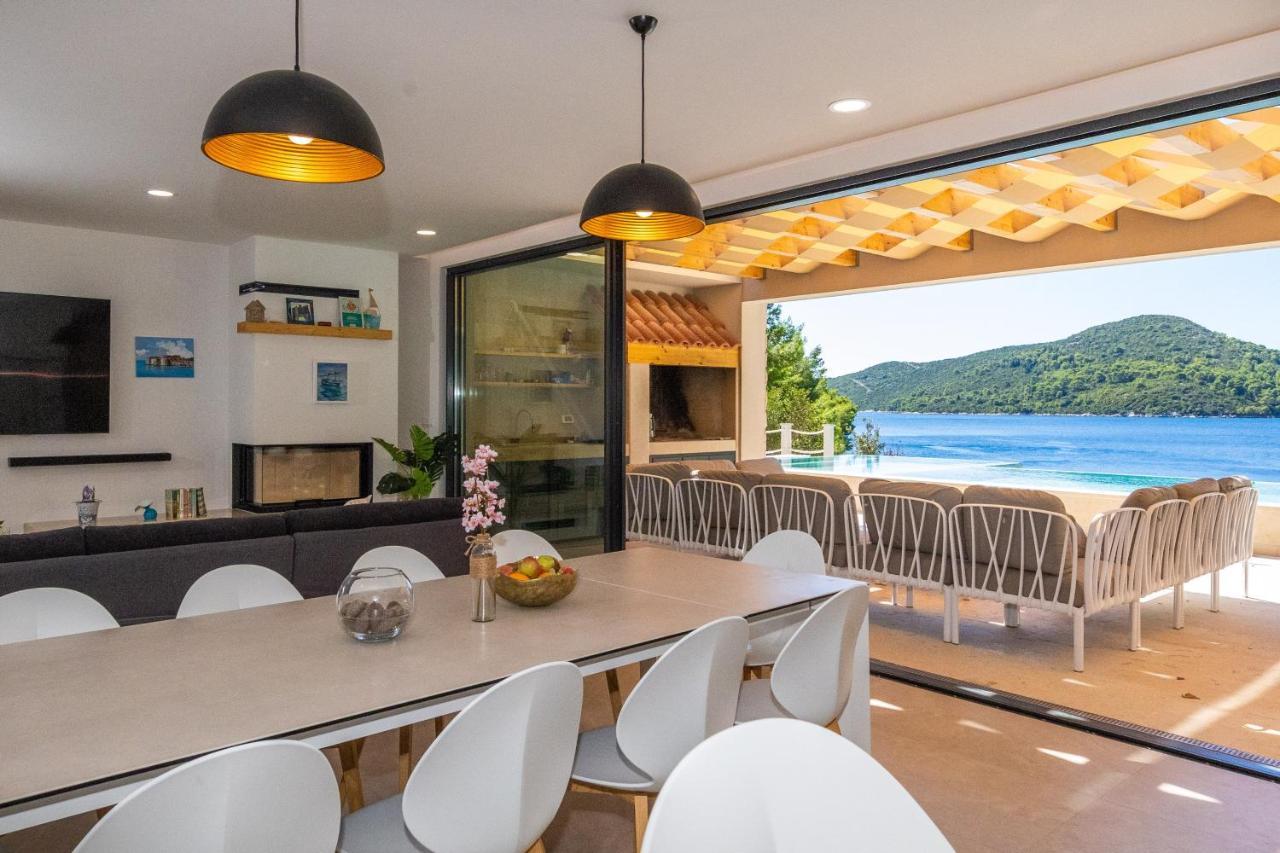 Beachfront Villa Brulupes In Secluded Bay Konstari Ngoại thất bức ảnh
