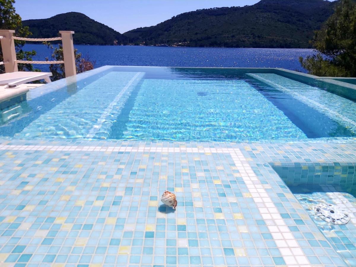 Beachfront Villa Brulupes In Secluded Bay Konstari Ngoại thất bức ảnh