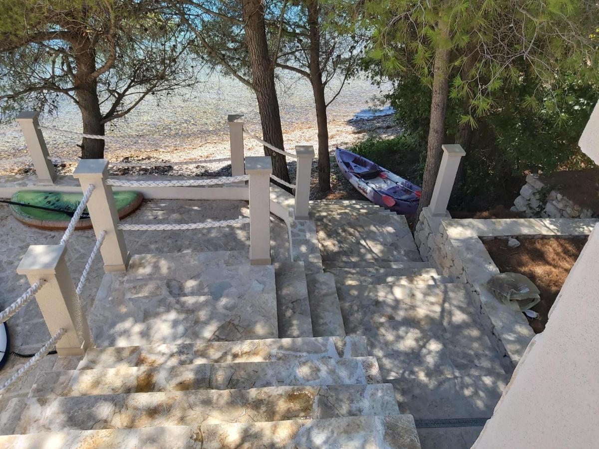 Beachfront Villa Brulupes In Secluded Bay Konstari Ngoại thất bức ảnh